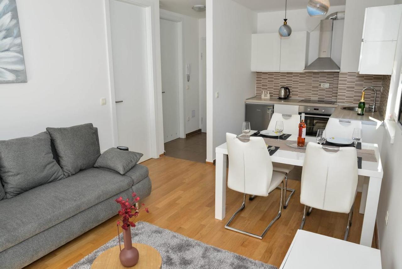 Apartment Leon Sa Privatnim Parkingom Zadar Exterior photo