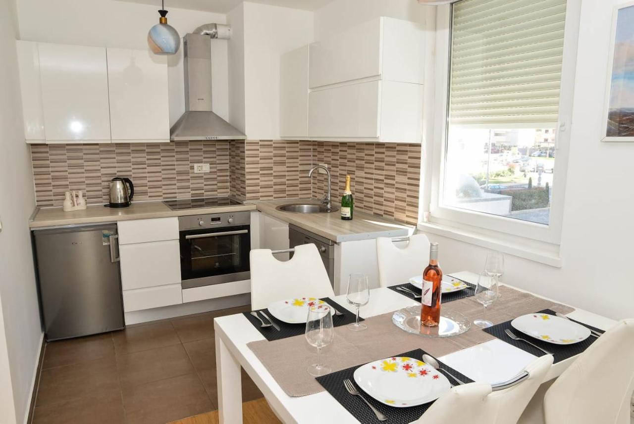 Apartment Leon Sa Privatnim Parkingom Zadar Exterior photo
