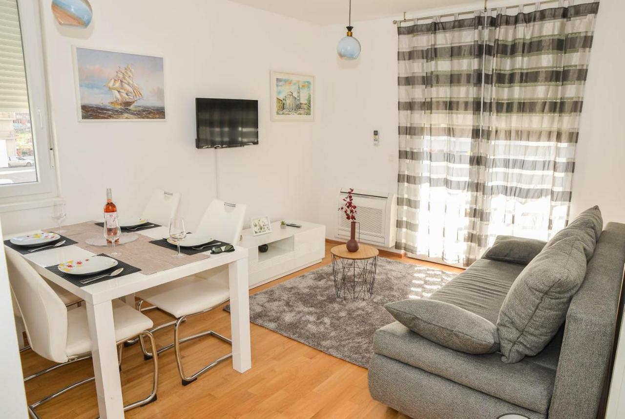 Apartment Leon Sa Privatnim Parkingom Zadar Exterior photo