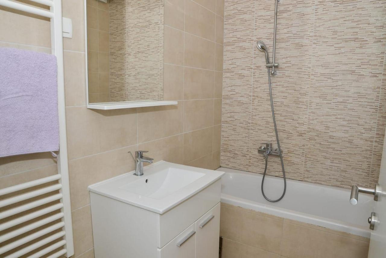 Apartment Leon Sa Privatnim Parkingom Zadar Exterior photo